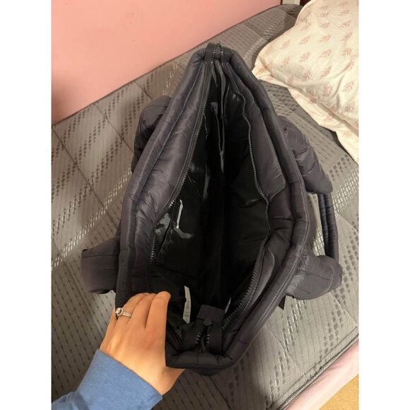 NEW $85 Under Armour studio puffer zip top tote bag - Picture 2 of 7